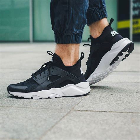 nike huarache wit met zwart|nike huarache shoes.